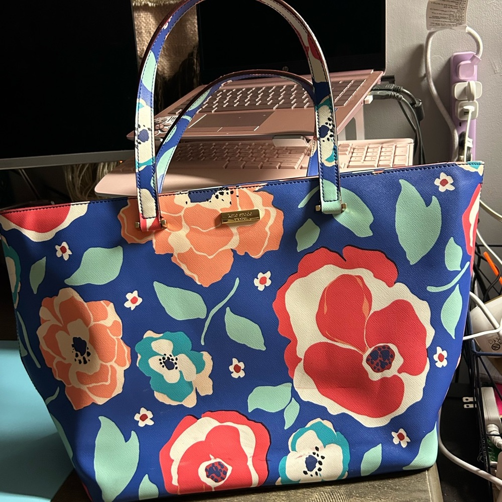 Kate Spade Newbury Lane Jules tote bag in a floral print XL